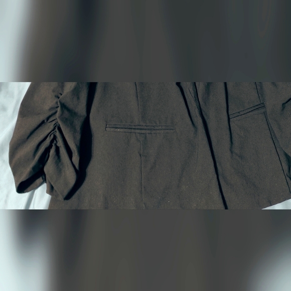 Torrid Open Black Blazer w/Ruched Sleeves Size 3 - Picture 6 of 9